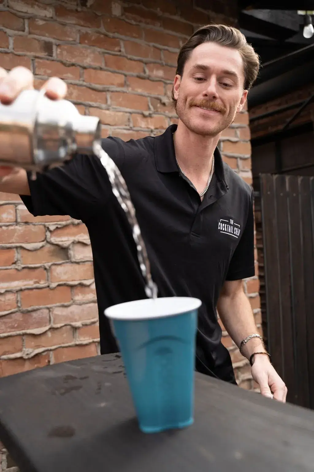 5 Reasons to Hire a Mobile Bartender for Your Next Event